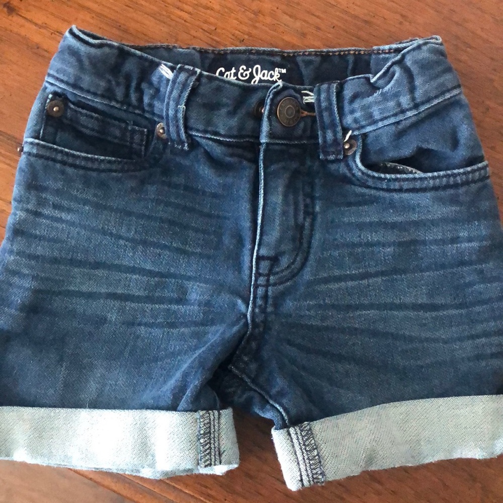 Cat & Jack denim shorts 2t
